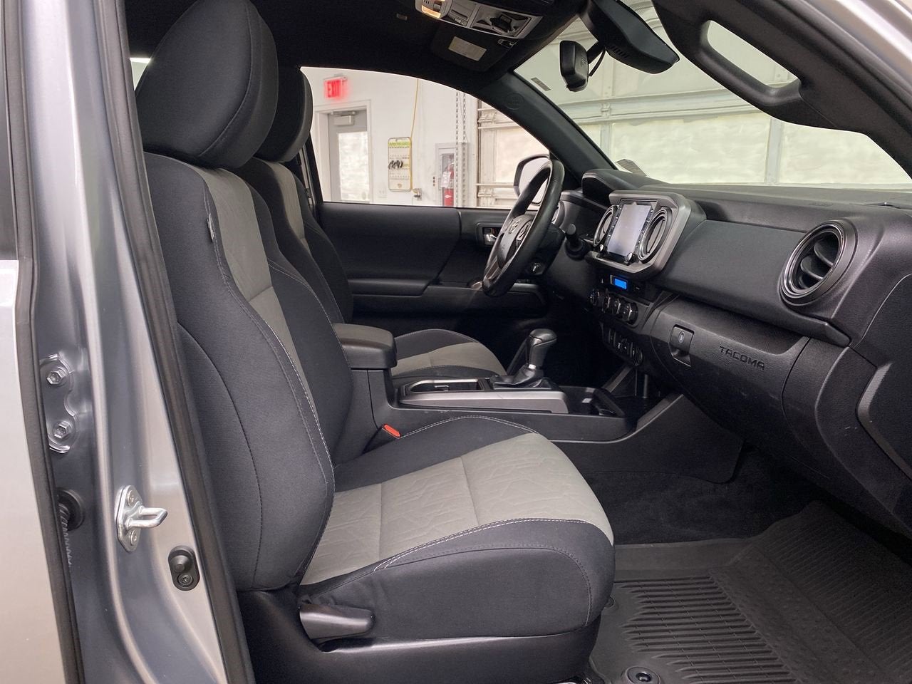 2022 Toyota Tacoma 4WD SR