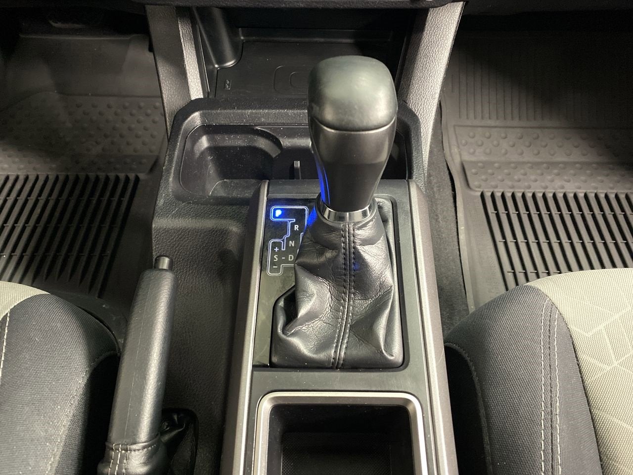 2022 Toyota Tacoma 4WD SR