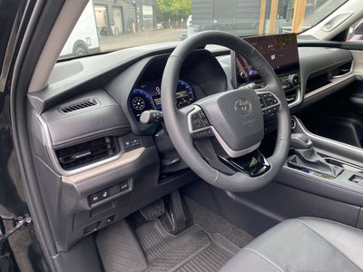 2026 Toyota Grand Highlander LE