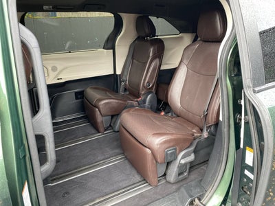2022 Toyota Sienna Platinum