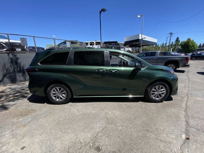 2022 Toyota Sienna XLE