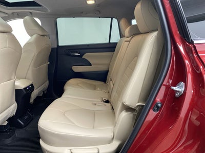 2023 Toyota Highlander Hybrid XLE