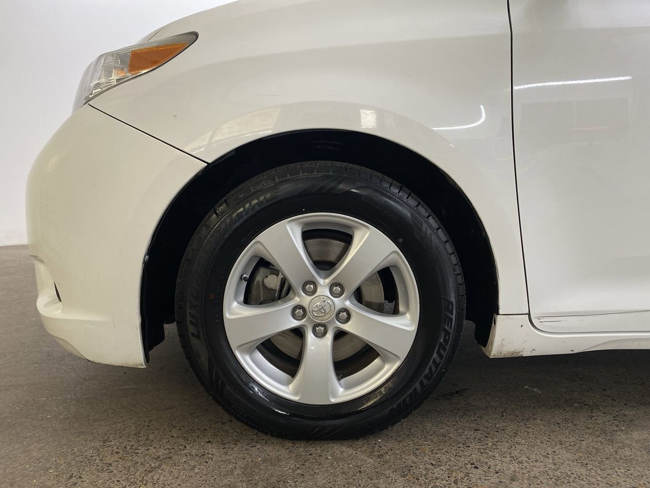 2012 Toyota Sienna LE AAS