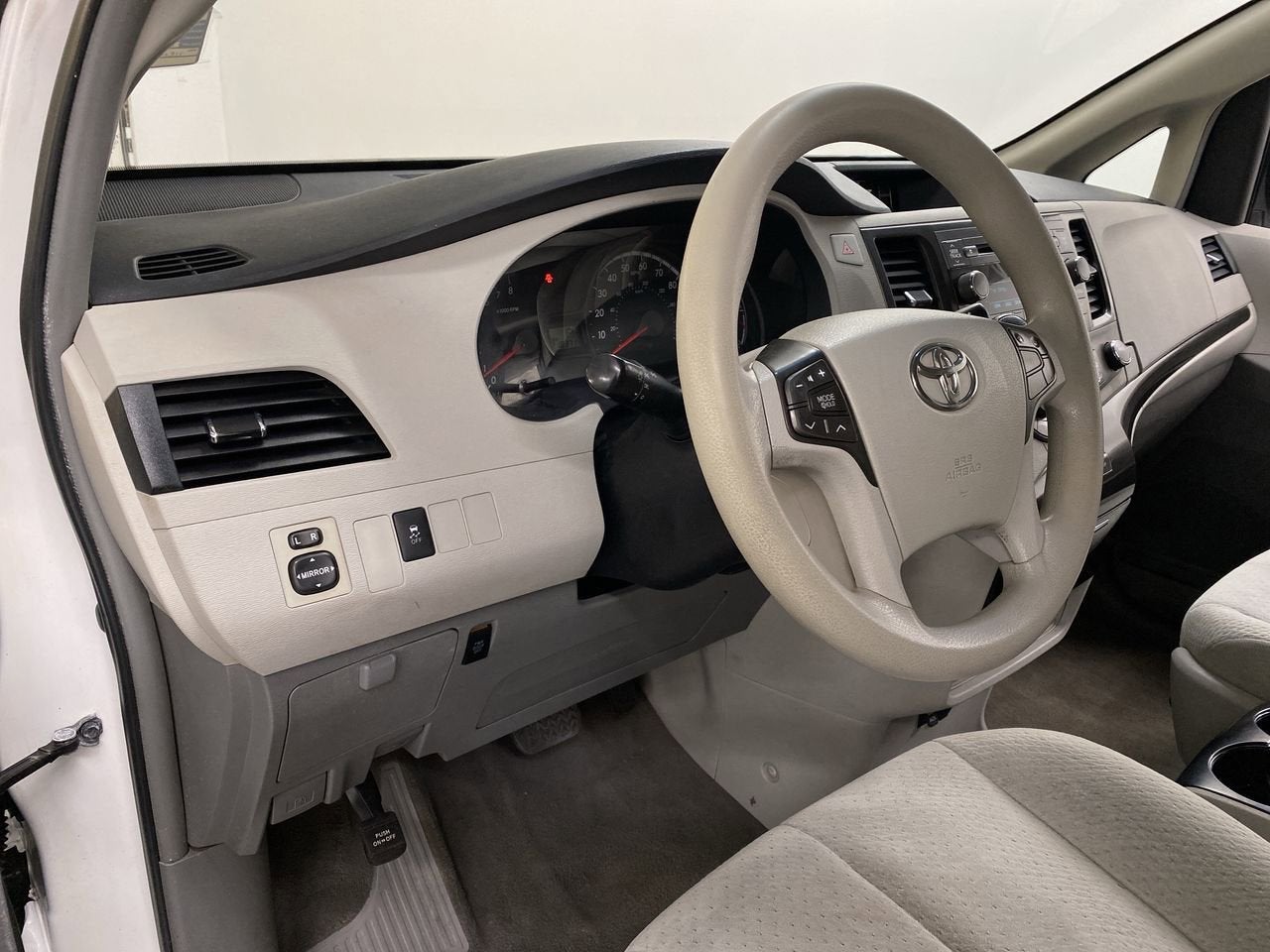 2012 Toyota Sienna LE AAS