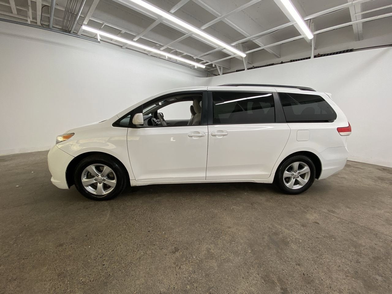 2012 Toyota Sienna LE AAS