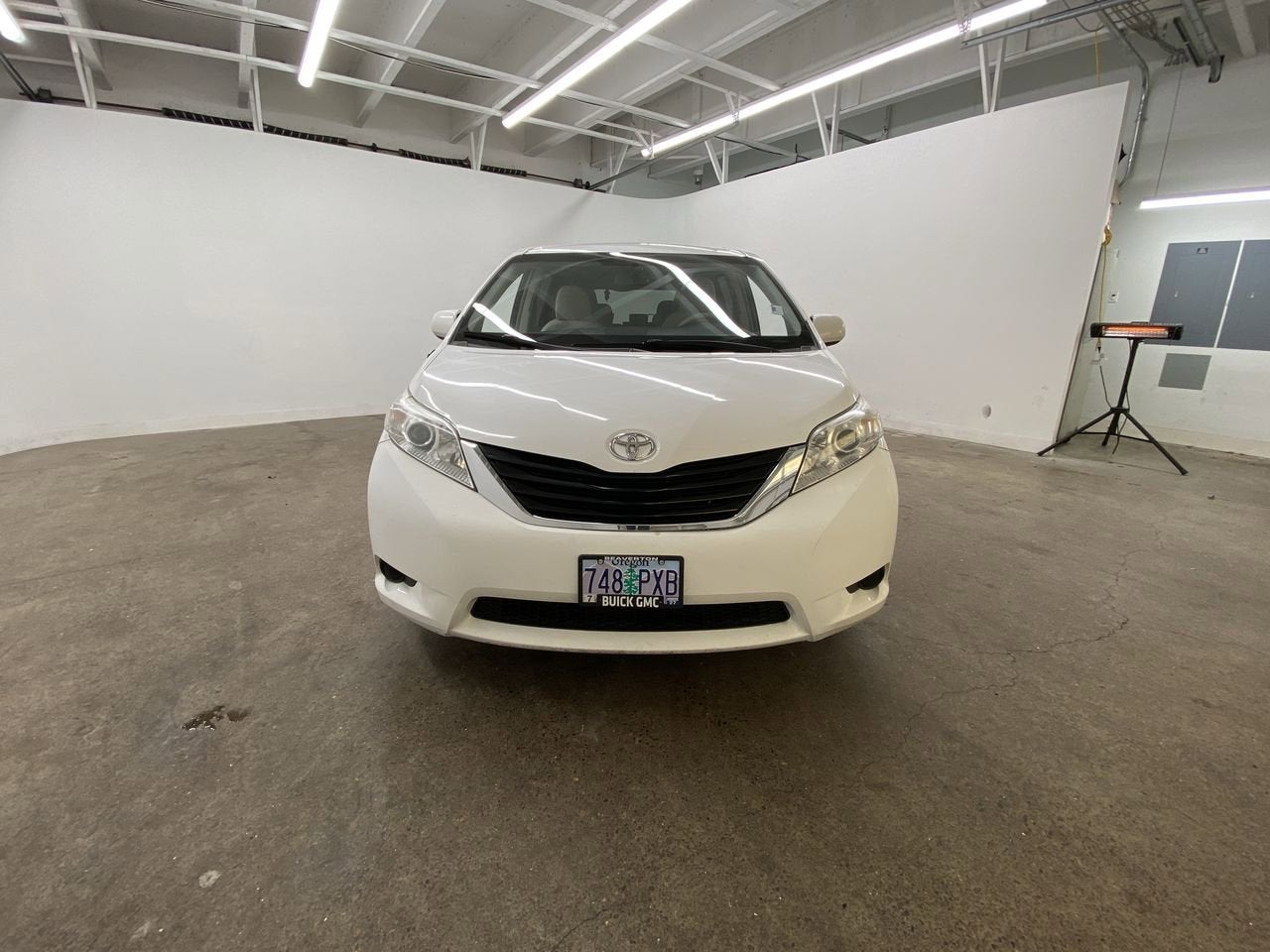 2012 Toyota Sienna LE AAS