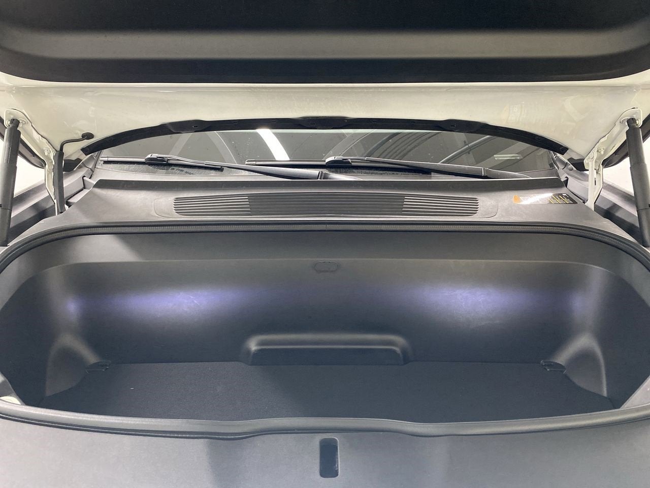 2023 RIVIAN R1S Adventure