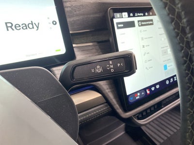 2023 RIVIAN R1S Adventure