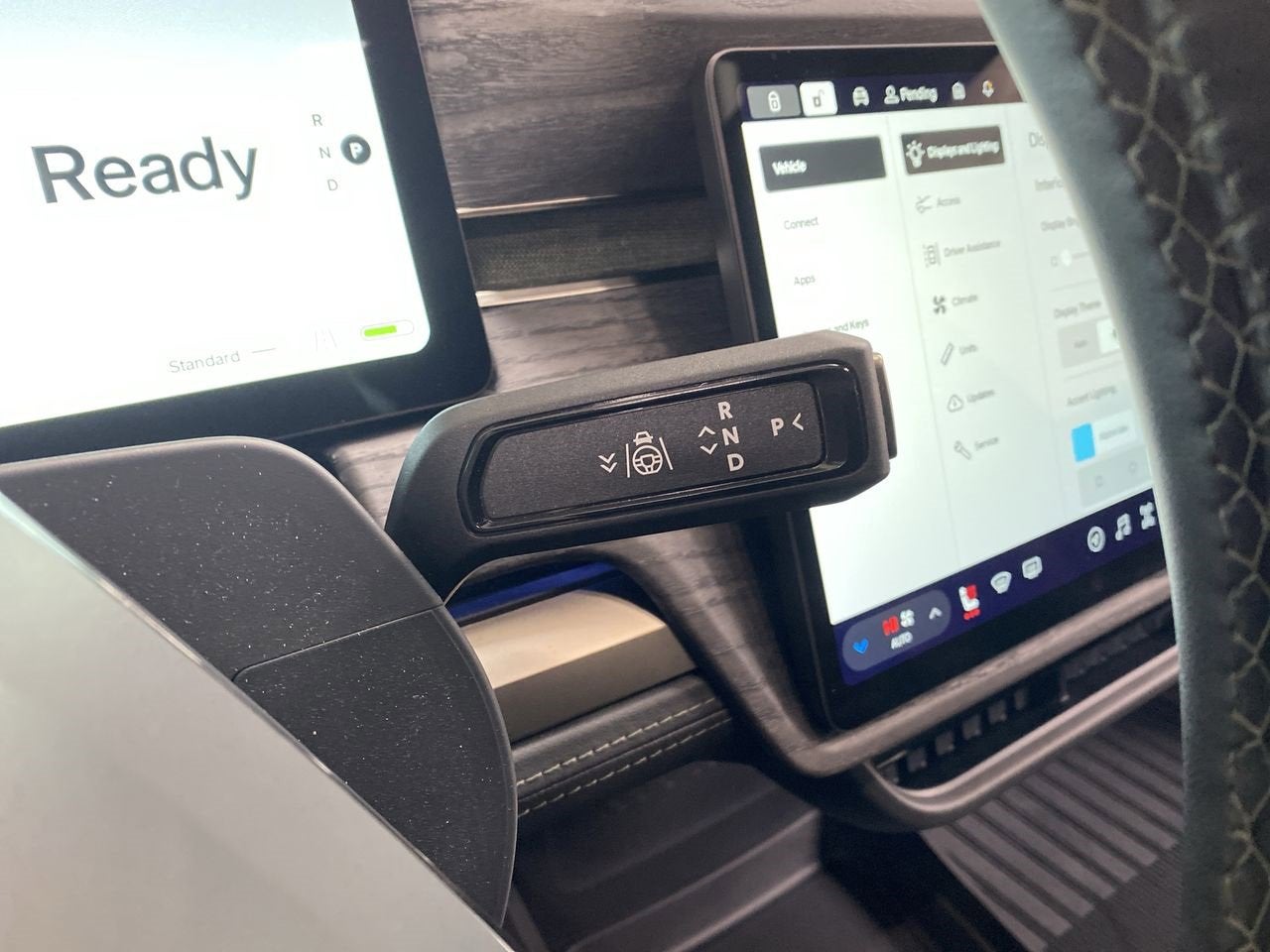 2023 RIVIAN R1S Adventure