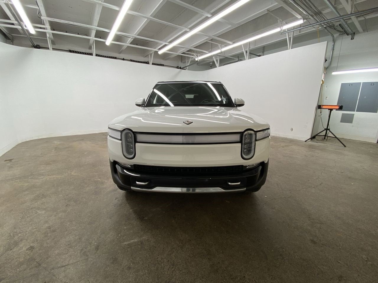 2023 RIVIAN R1S Adventure