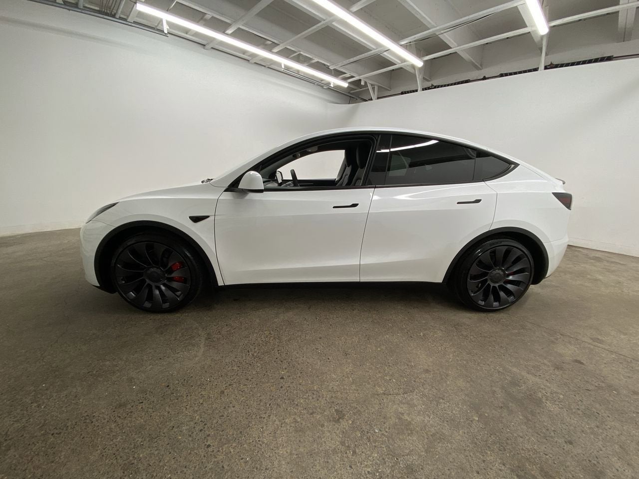 2024 Tesla Model Y Performance