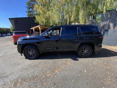 2023 Toyota Sequoia SR5