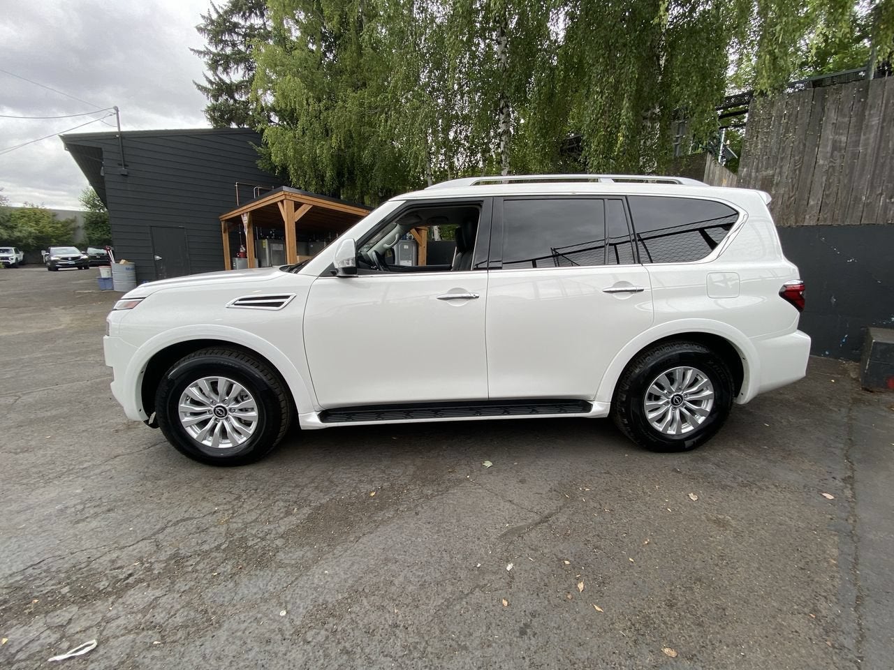 2024 Nissan Armada SV