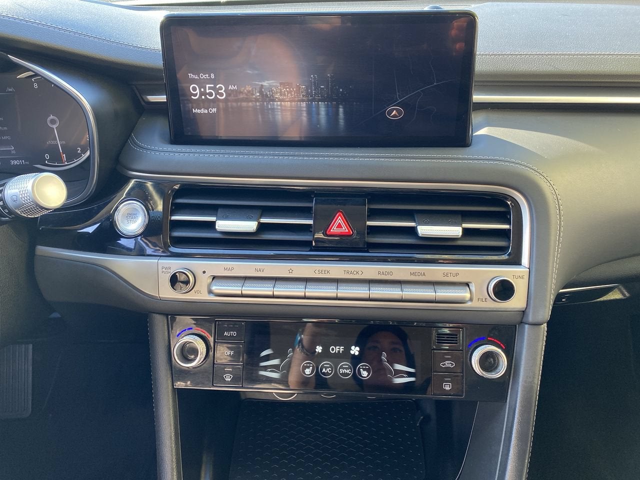 2025 Genesis G70 2.5T