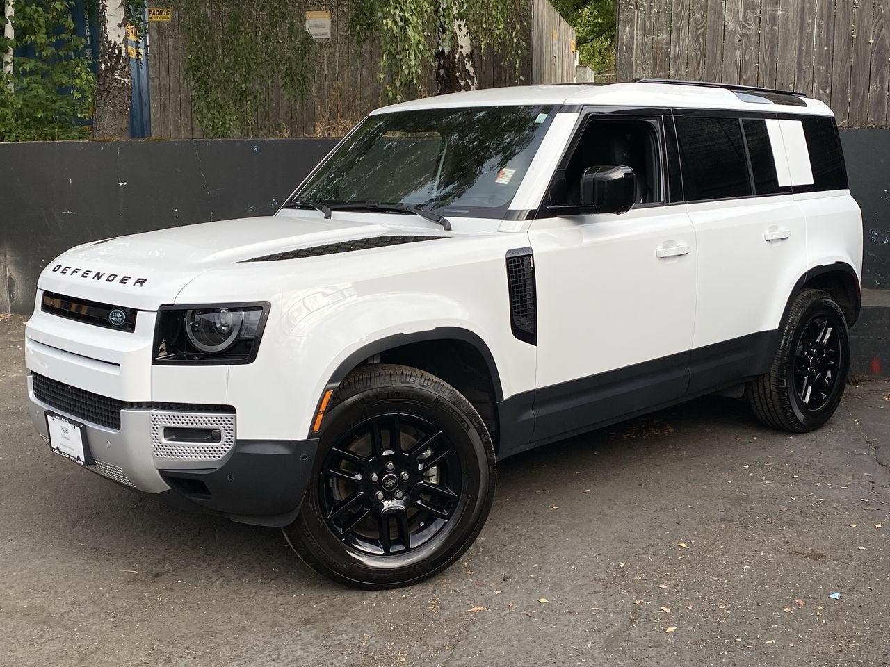 2025 Land Rover Defender S