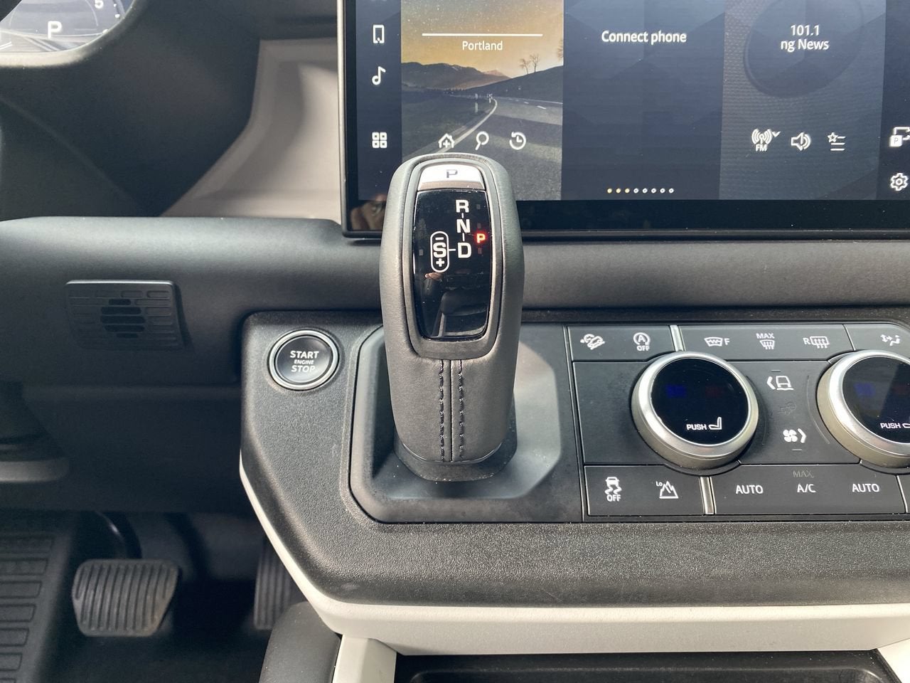 2025 Land Rover Defender S