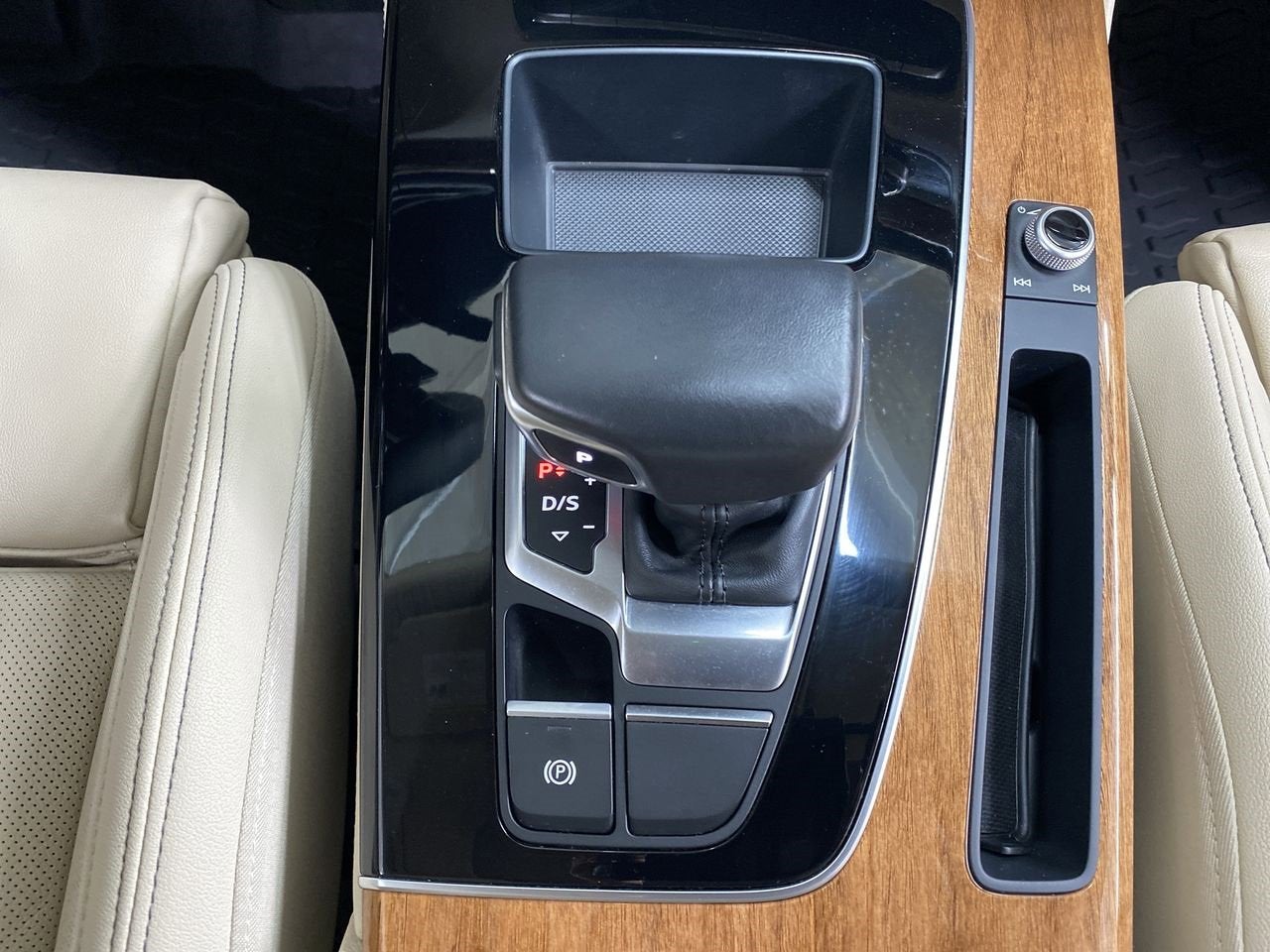 2022 Audi Q5 S line Prestige