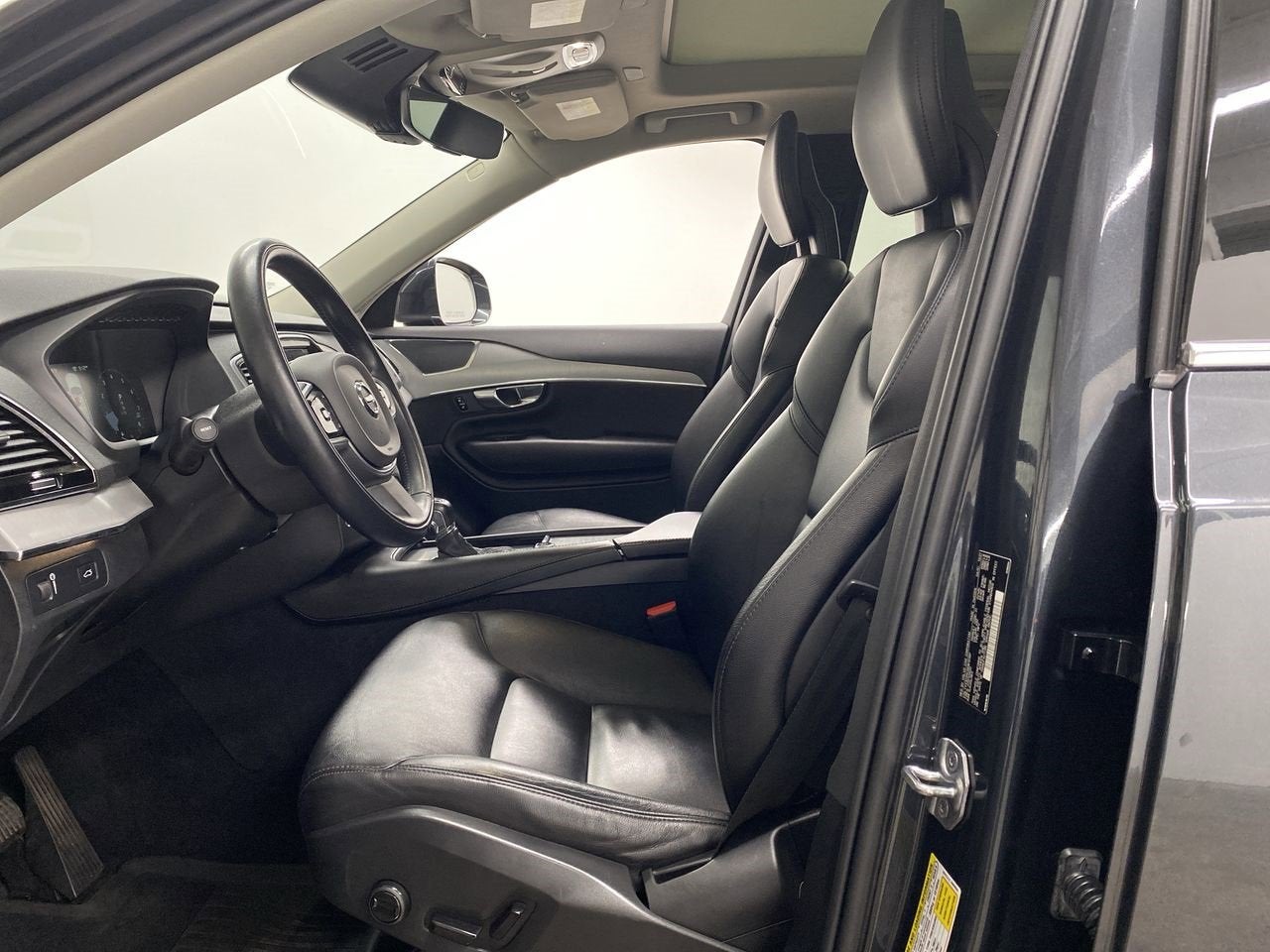 2022 Volvo XC90 Momentum