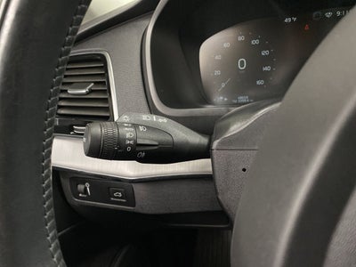 2022 Volvo XC90 Momentum