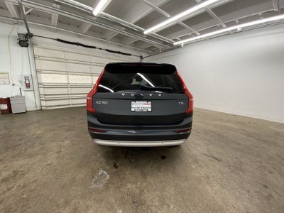 2022 Volvo XC90 Momentum