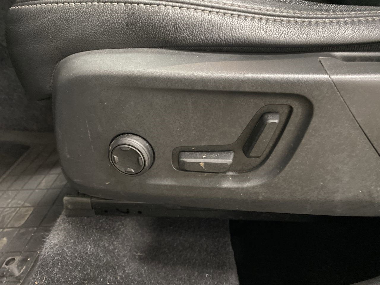 2020 Volvo XC40 Momentum