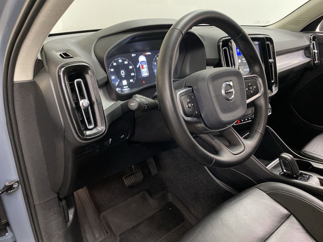 2020 Volvo XC40 Momentum