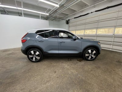 2020 Volvo XC40 Momentum