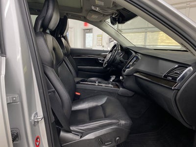 2018 Volvo XC90 Momentum