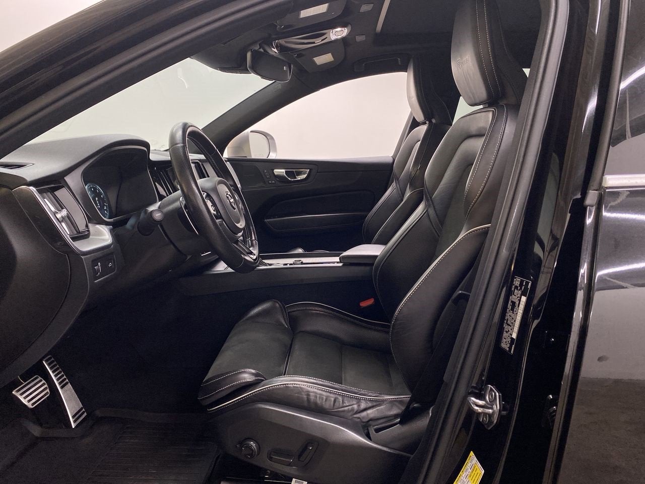 2019 Volvo XC60 R-Design