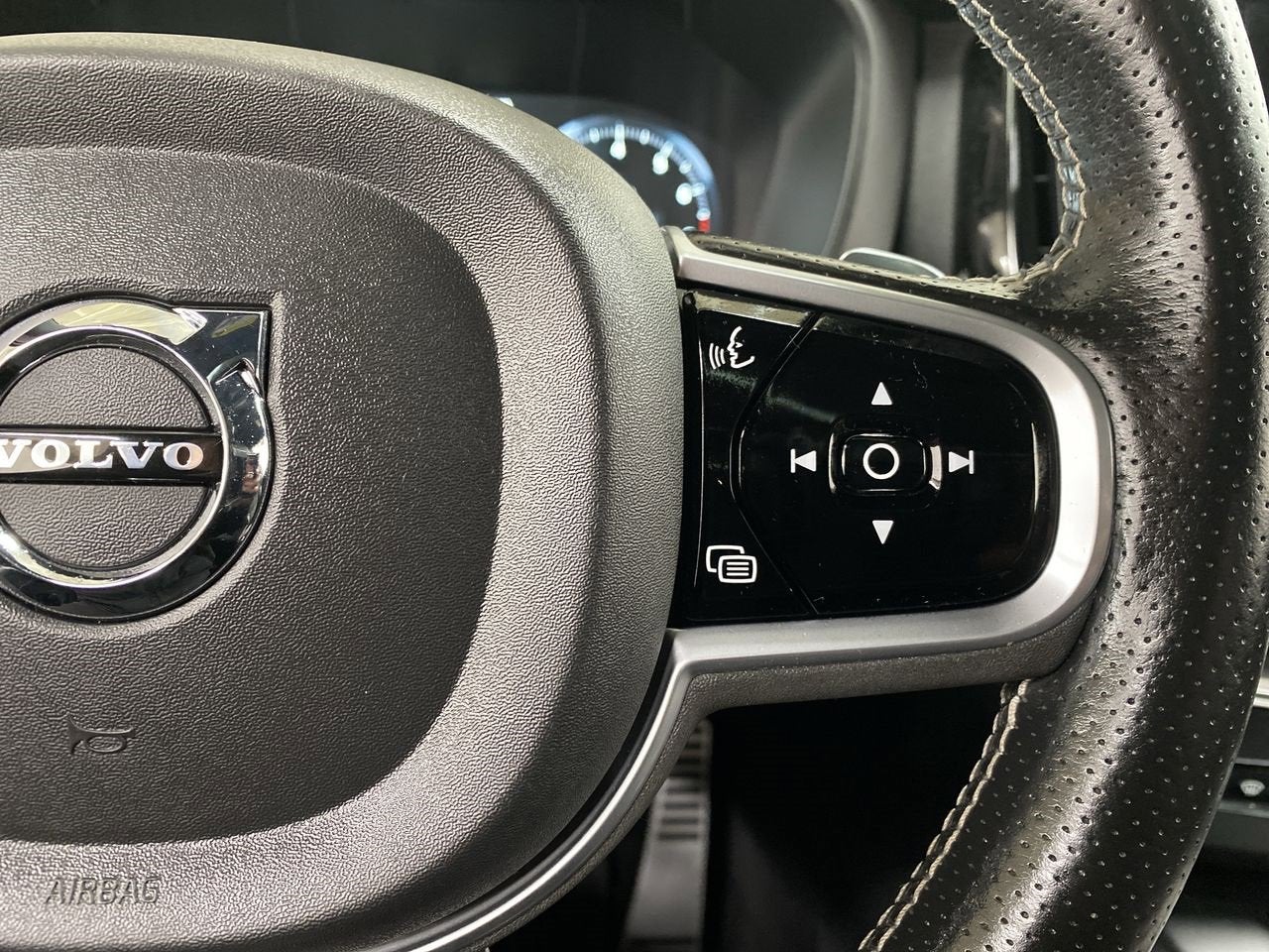 2019 Volvo XC60 R-Design