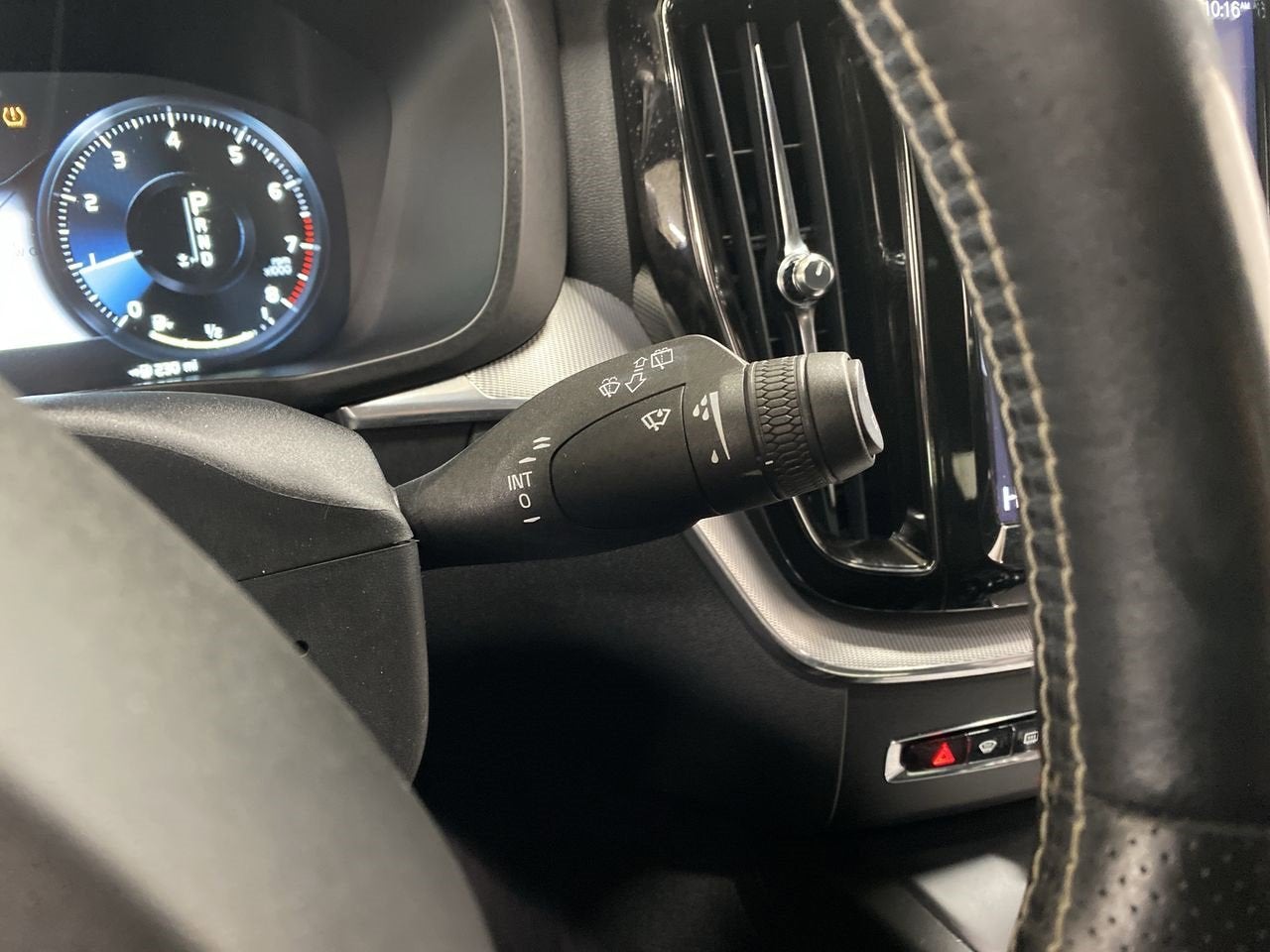 2019 Volvo XC60 R-Design