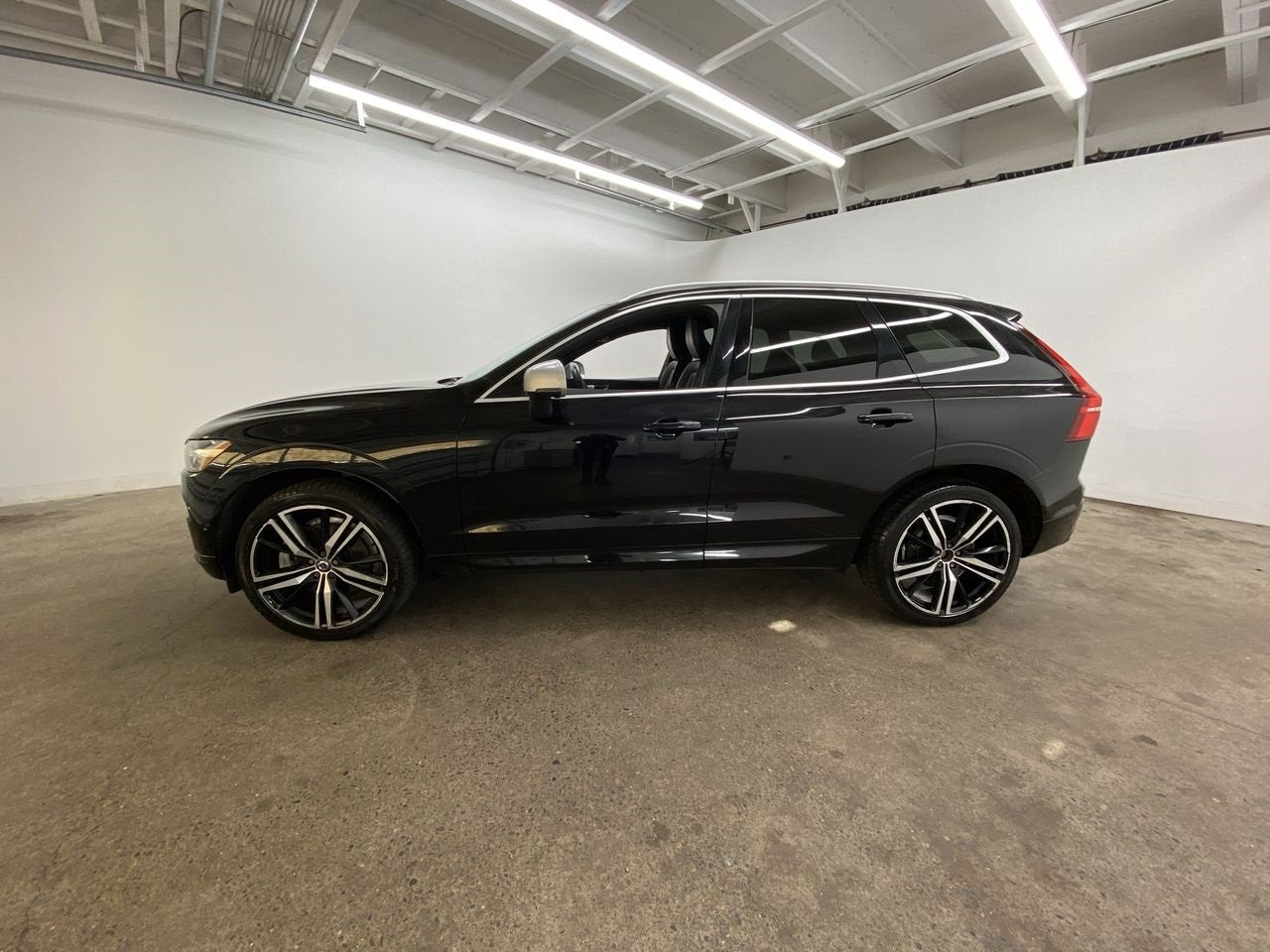 2019 Volvo XC60 R-Design