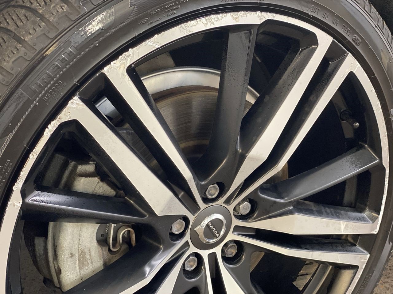 2019 Volvo XC60 R-Design